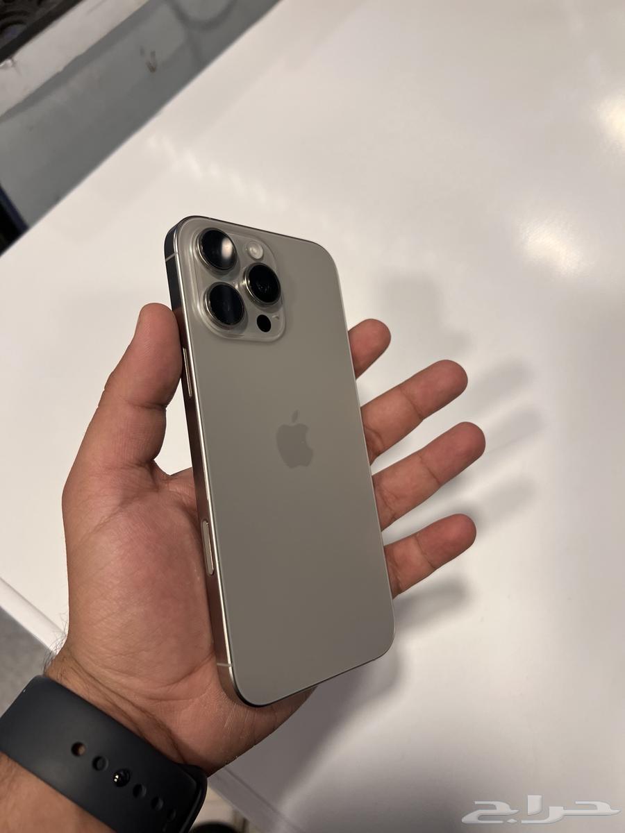 iPhone 16 Pro Max64550647600131111