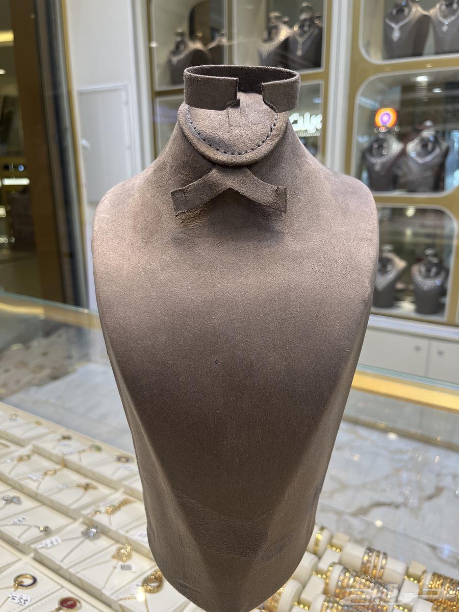 اساندات لي اطقم الذهب و الاكسسوار بلون مميز و كميه كبيره64552462957314110