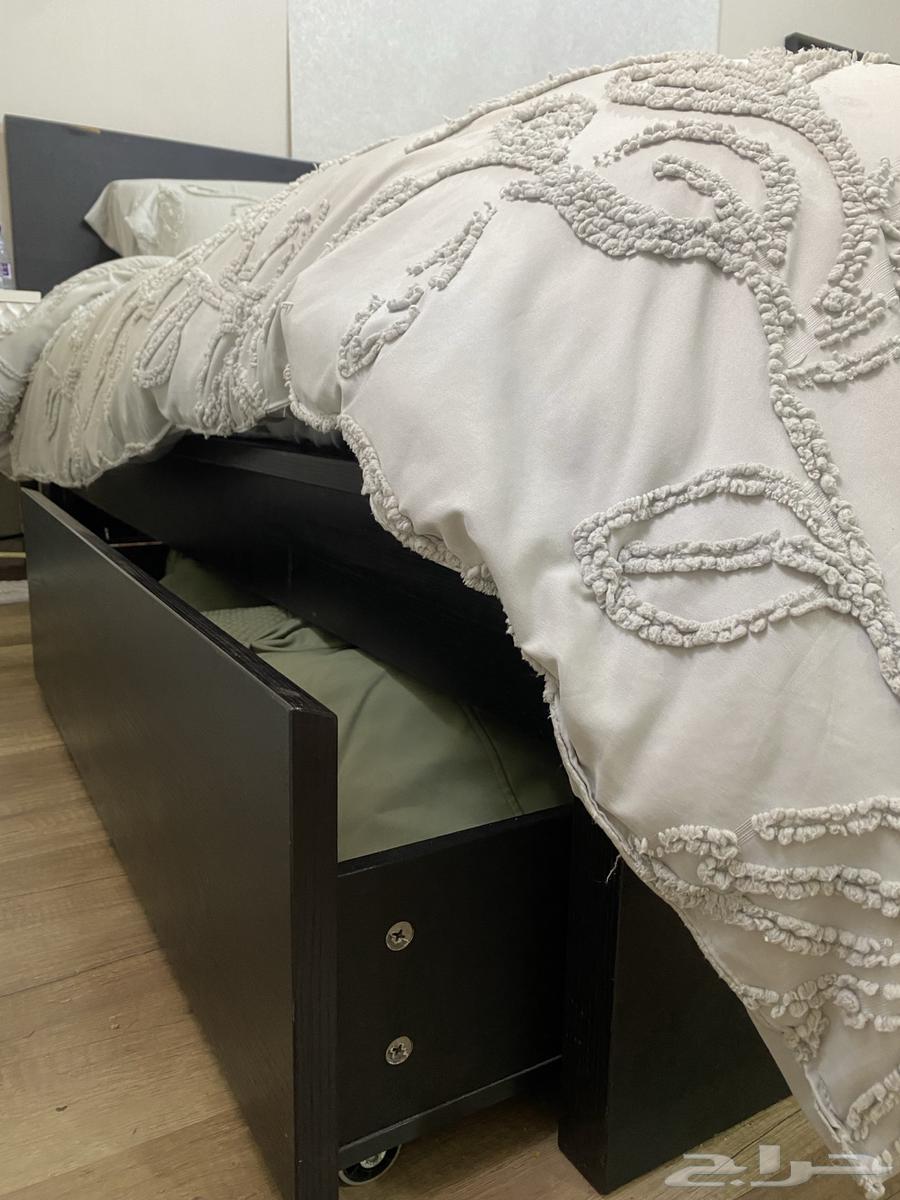 سرير وتسريحة ايكيا لون اسود64547291233154112