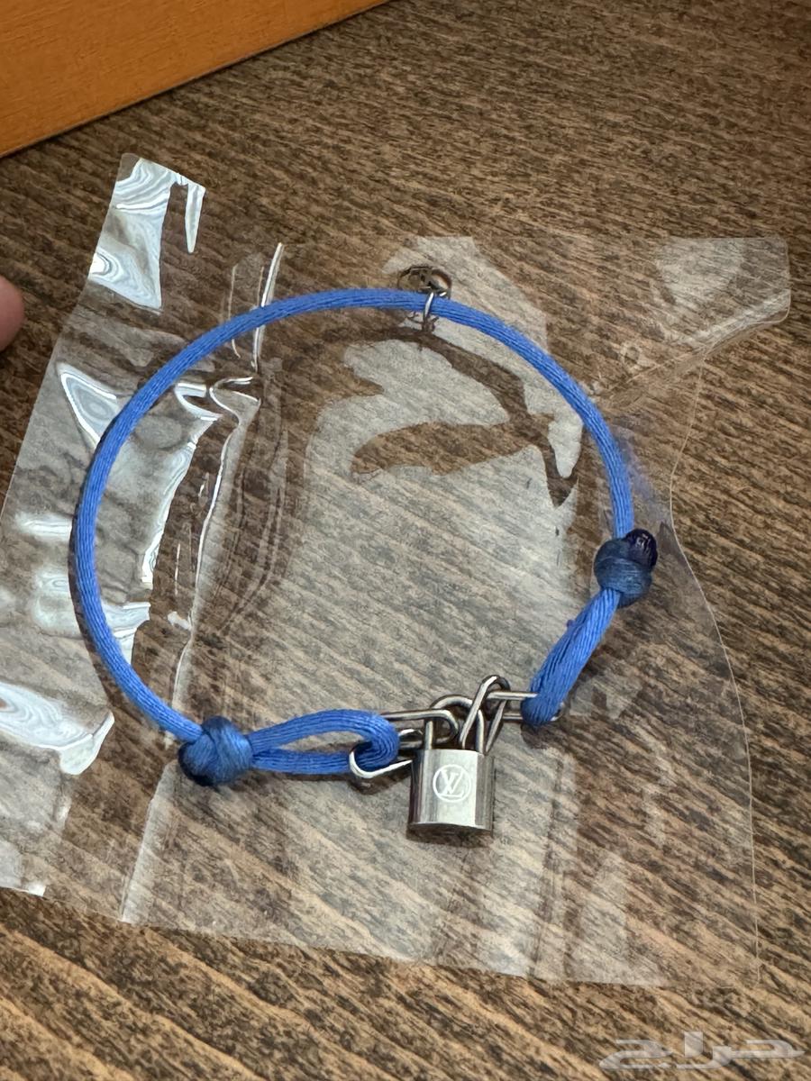 سوارة لويس فيتون اصلية64548995241731112