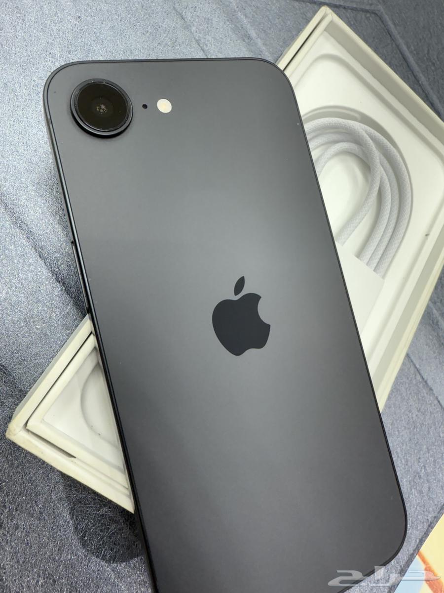 iPhone 16c64551947783042113