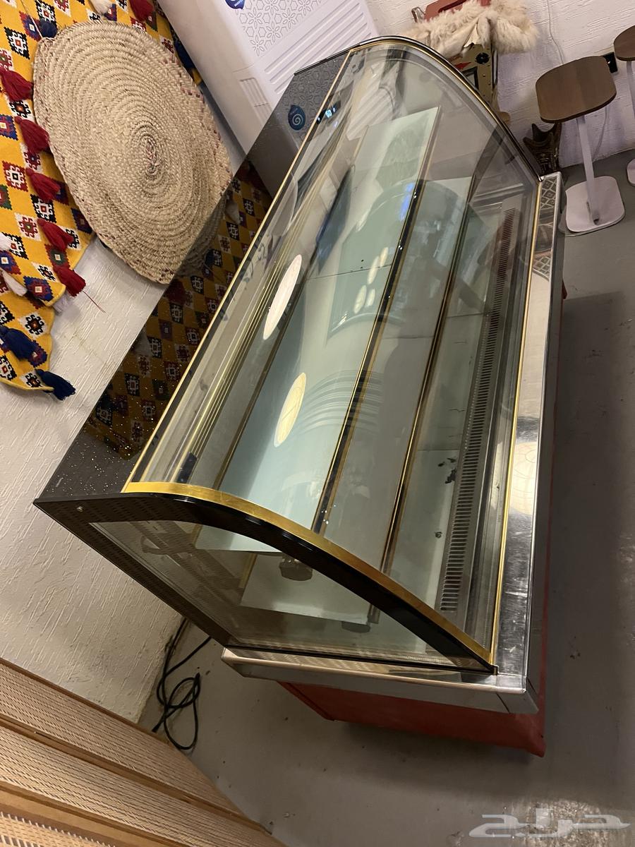 Horizontal display refrigerator64548883355651113