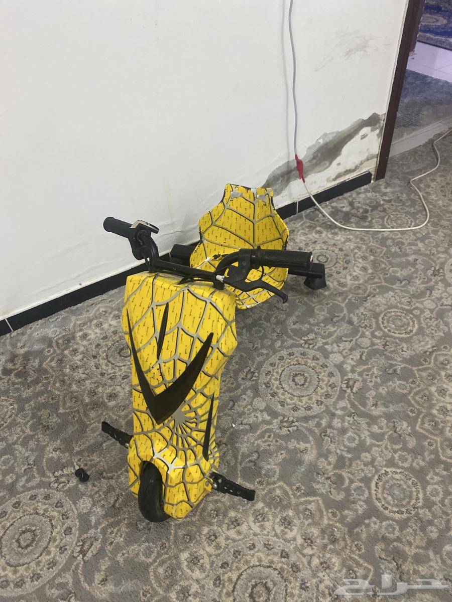 سكوتر و شاحنه موجود لاكن لا يوجود مفتاح عادي اشتر له64548280833667110