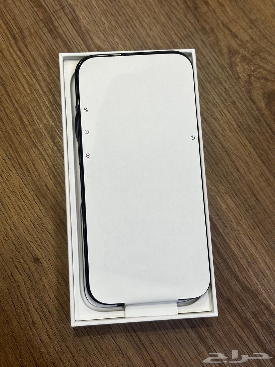 iPhone 15 Regular64550690463106111