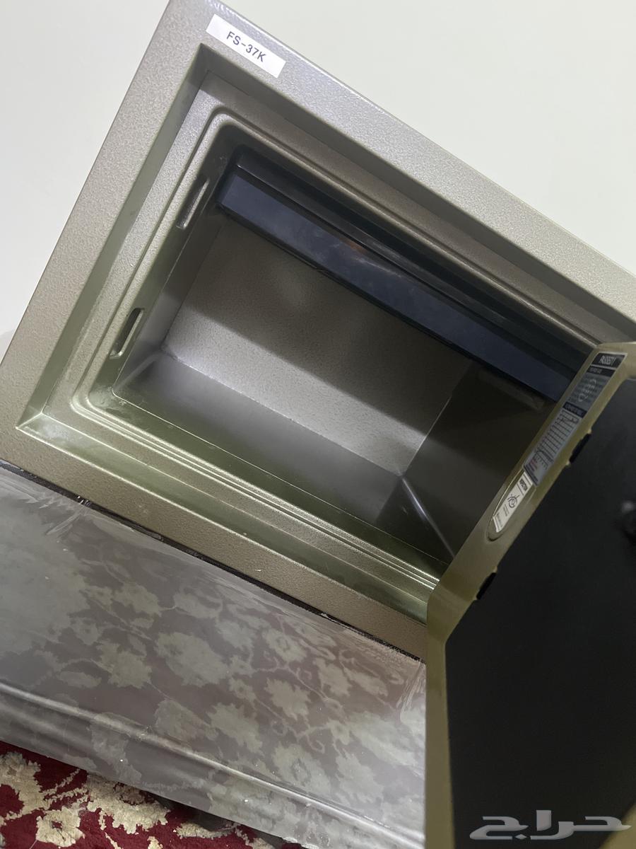 خزنه للبيع جديده مدة الاستخدام شهرين64547888429057110