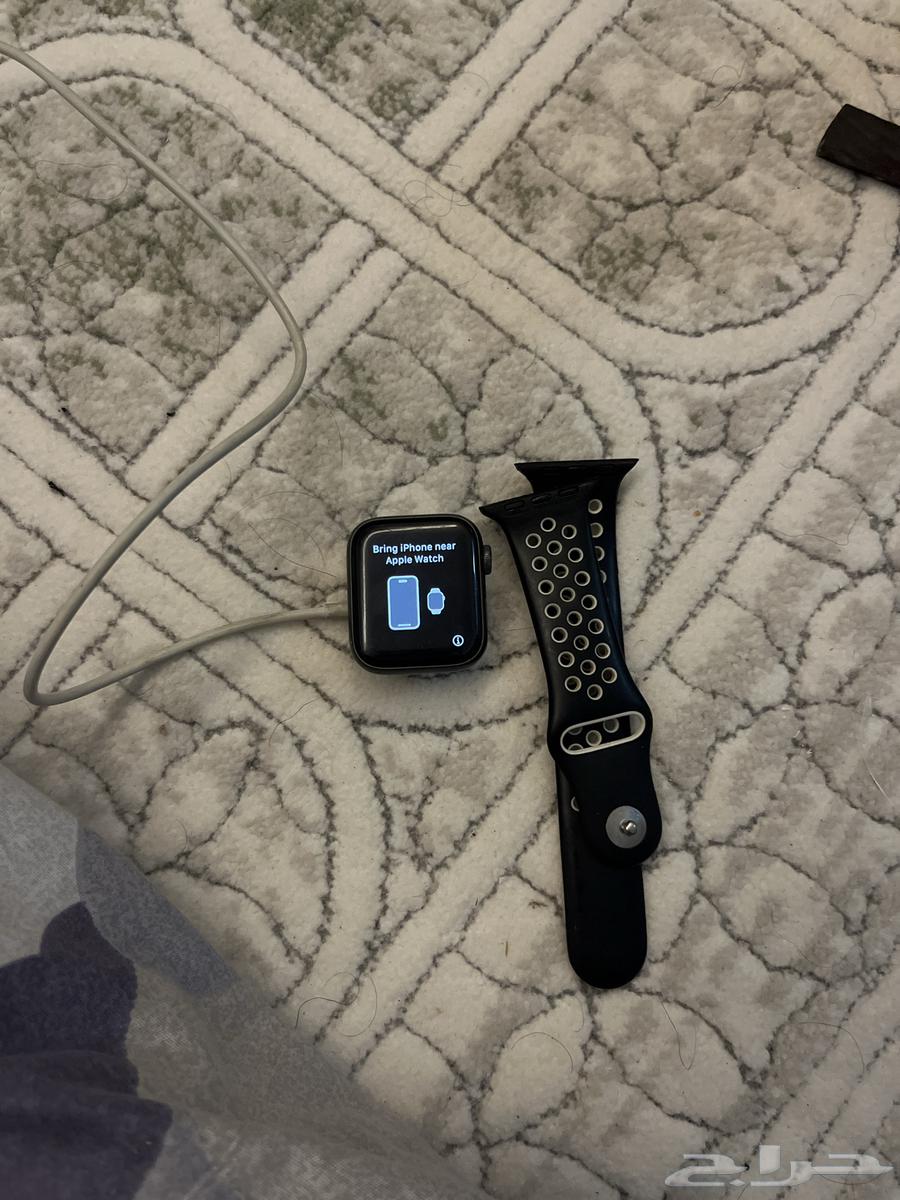 ساعه ابل البيع مستعجل ب 700 مشتريها والله 1000 وشوي64552033890178110