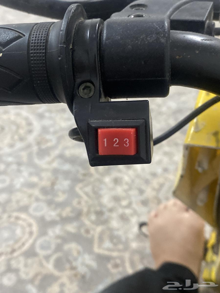 سكوتر و شاحنه موجود لاكن لا يوجود مفتاح عادي اشتر له64548280833667112