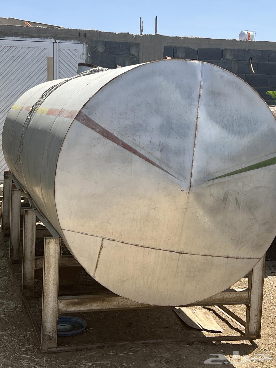 تانكي ماء 4 ملى السعه تسعه طن نظيف من التنديه والصداء64547499370114111