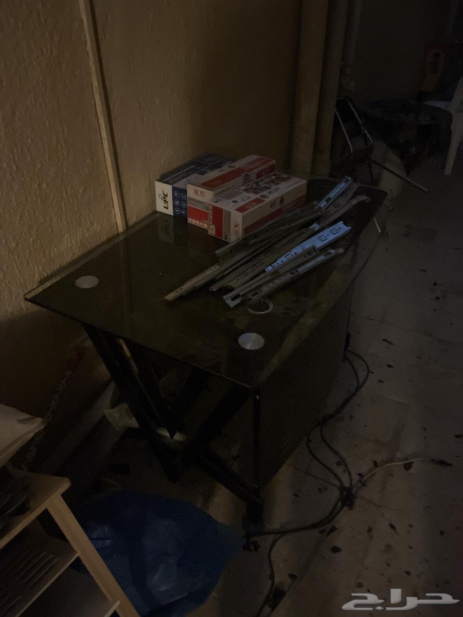 Office table or P.C. B 50, whoever wants it can contact me64551748348929110