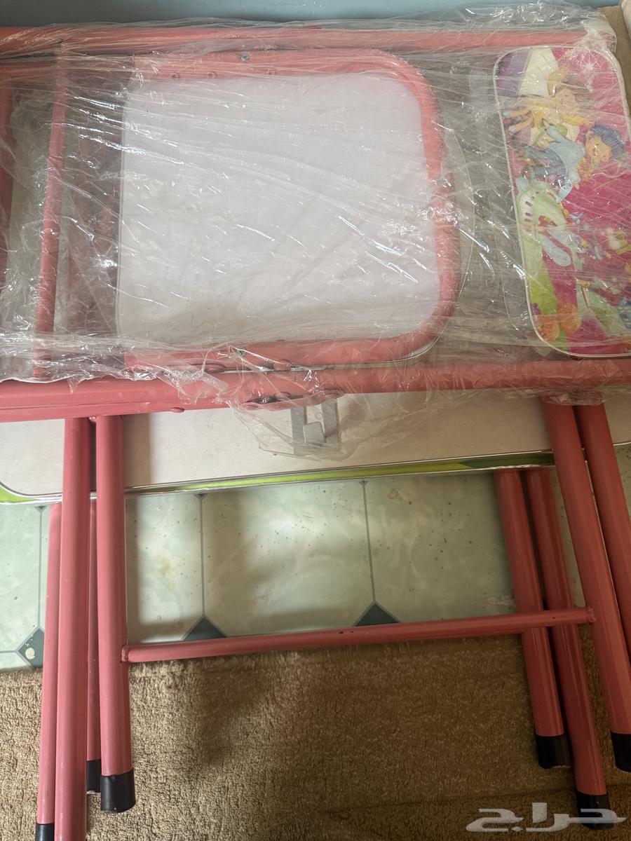 Tables with chairs64546127932035113