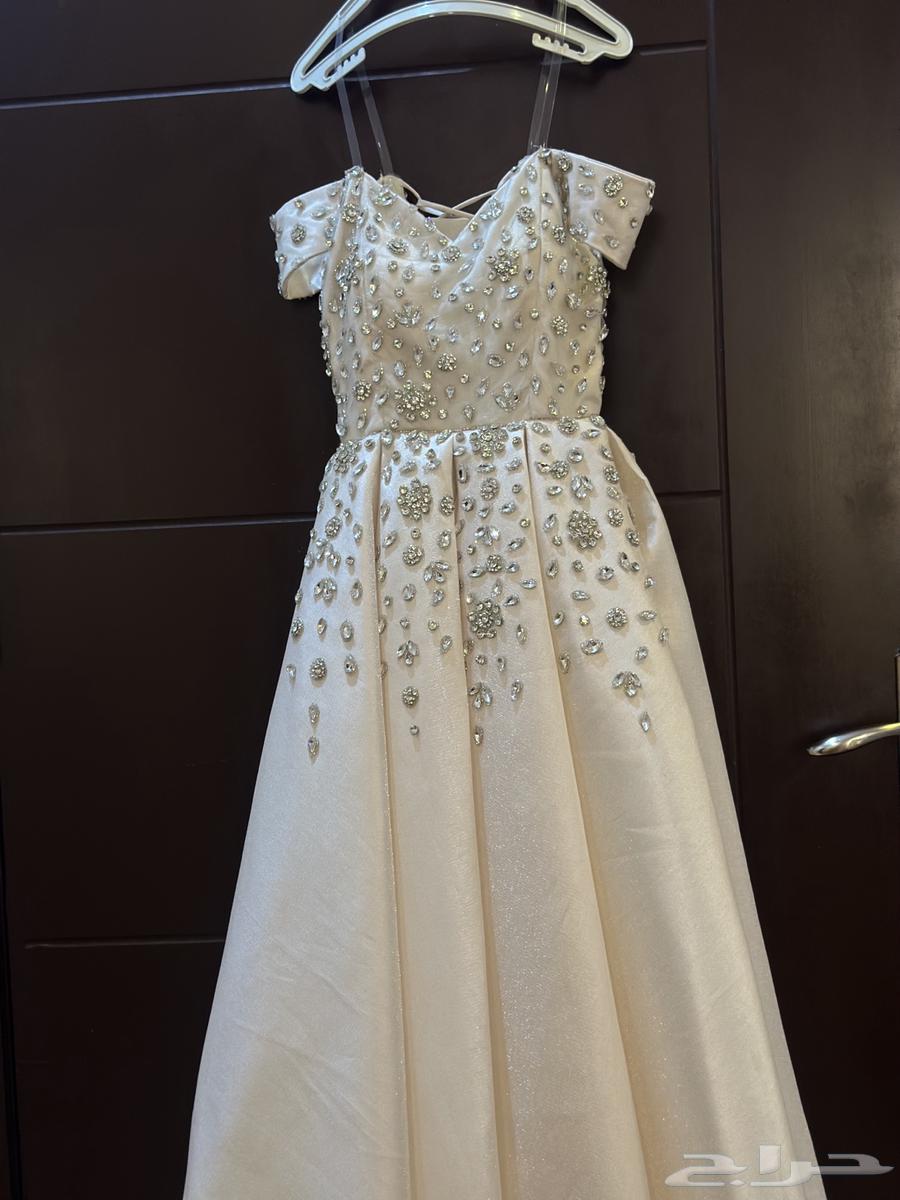 الي يبغا فستان فخم64546985333250112
