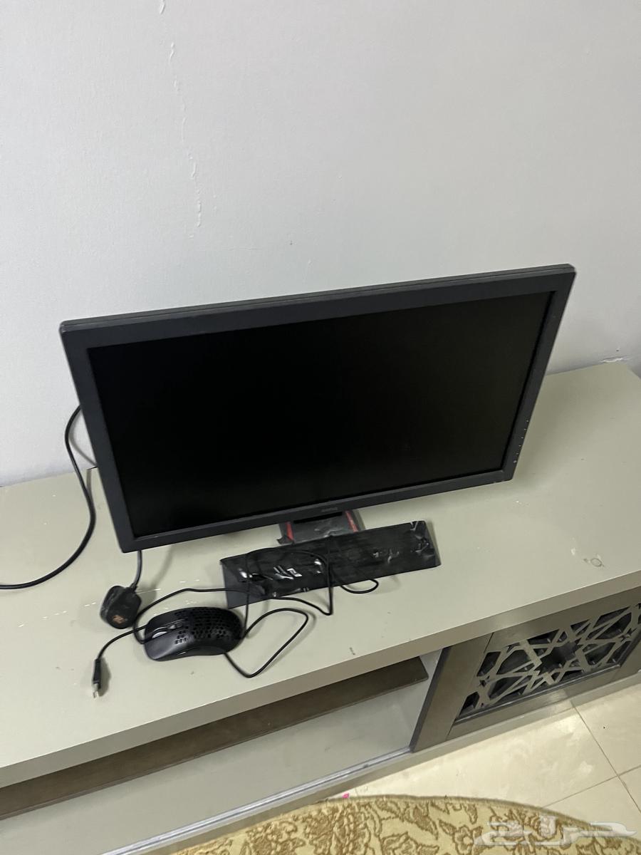 BenQ screen with its cable and a 350 DPI mouse included64548448486273110