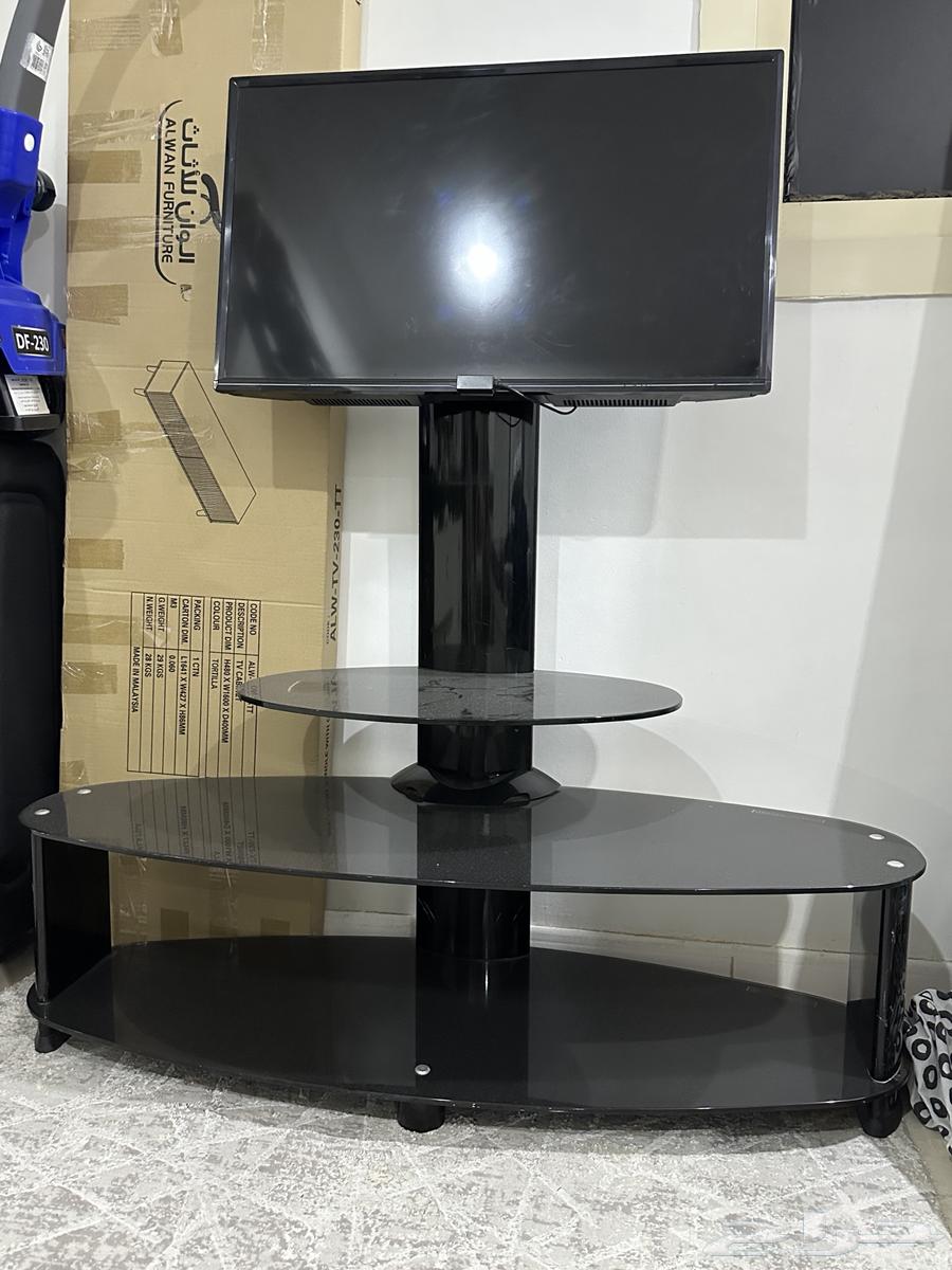 طاولة تليفزيون ثلاث ادوار 150 ريال. شاشة 32 بوصة 250 ريال64544326619778110