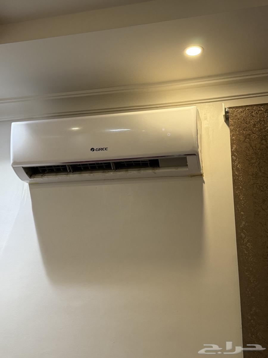 Two 18-unit split air conditioners, clean and cold64545245780099110