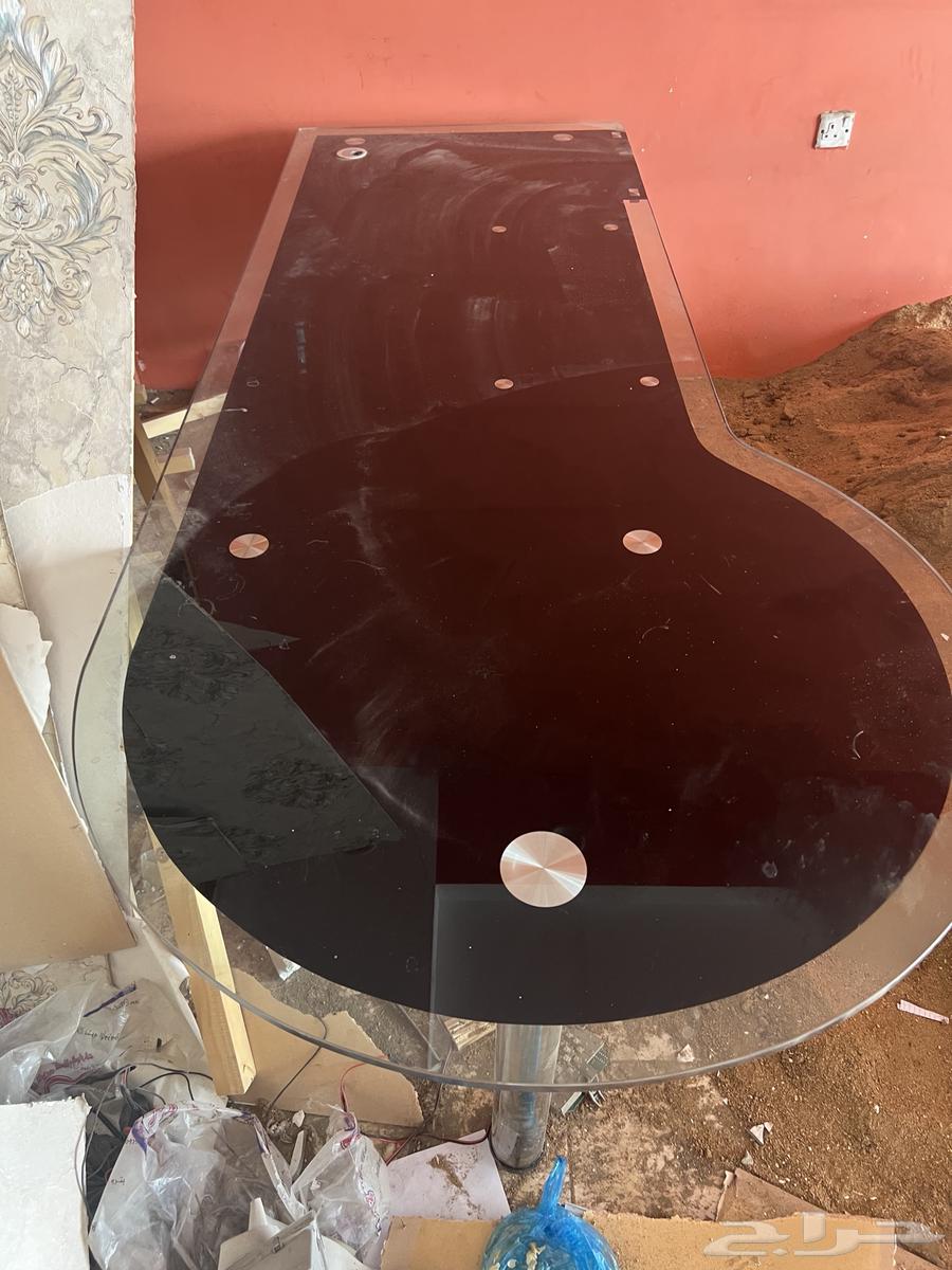 Office table64546971743618112