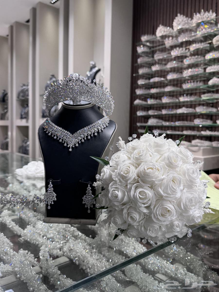 Crown64551348540929110