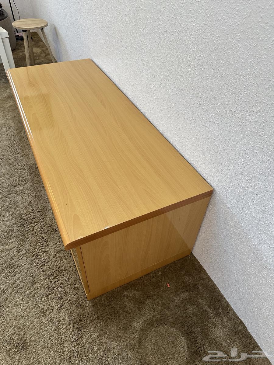 طاولة تلفزيون نظيفة للبيع64547930450818111