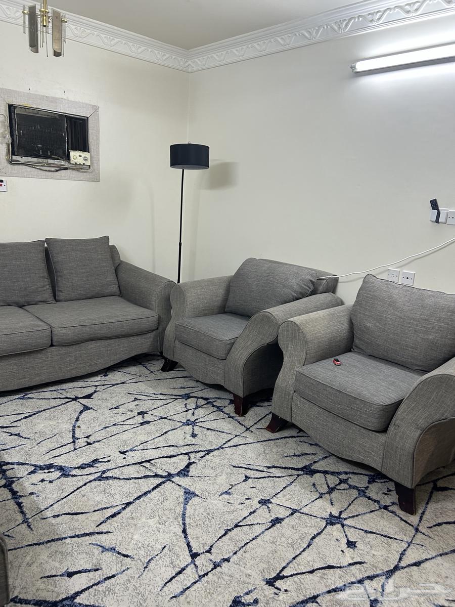 Sofa and sofa table64547610883969111