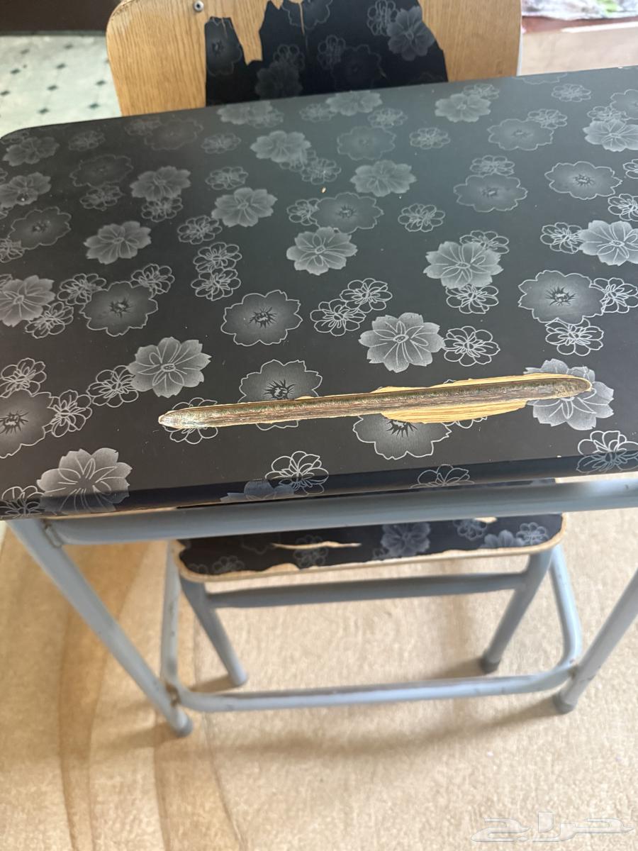 Tables with chairs64546127932035114