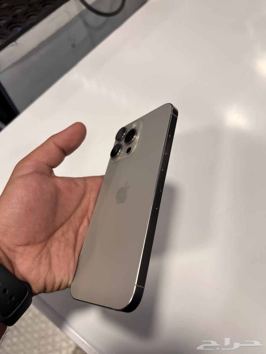 iPhone 16 Pro Max64550647600131112