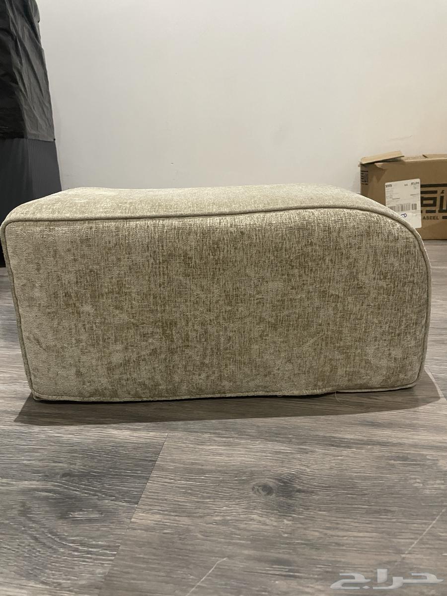 Floor seating supports64550761076738113