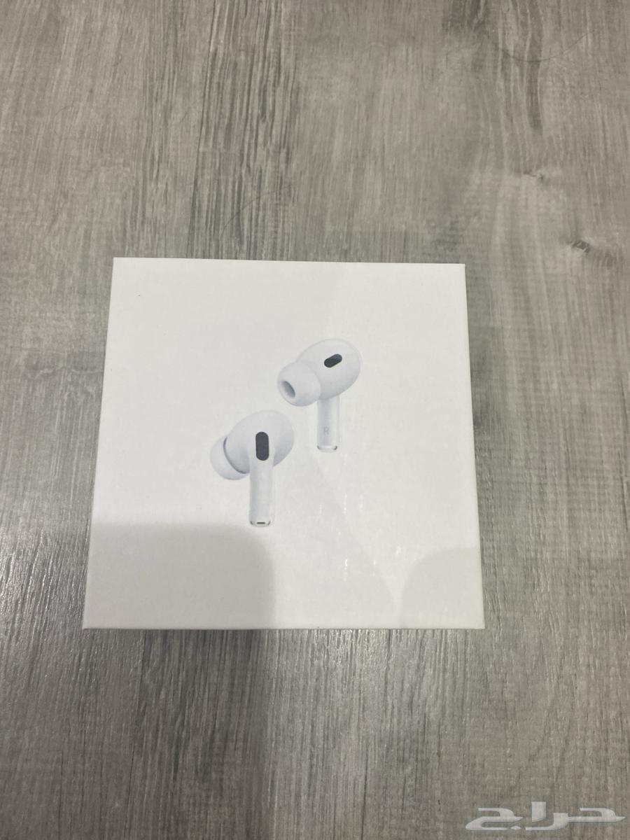 Hello and may the peace, mercy, and blessings of Allah be upon you, I'm offering a brand new Apple EarPods64550803647106110