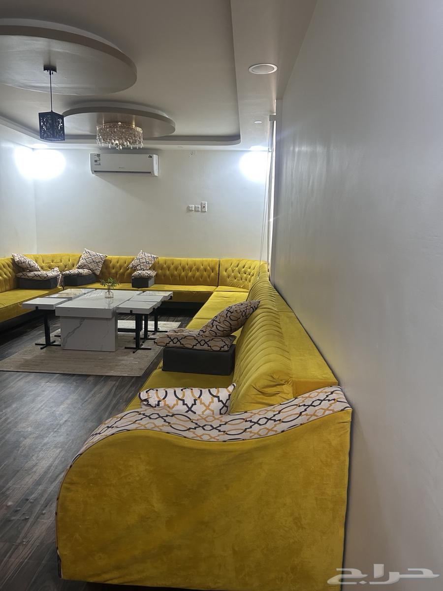 كنب للبيع سليم ولا يشتكي من شي بس فيه الزاويه مكسوره64547485238531113