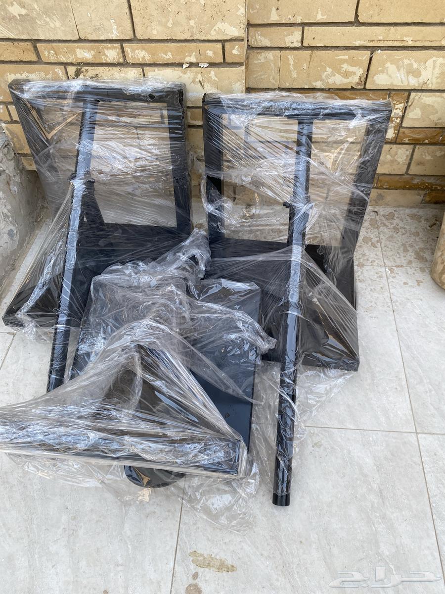 Fresh date presses. One kilo.64547485275267110