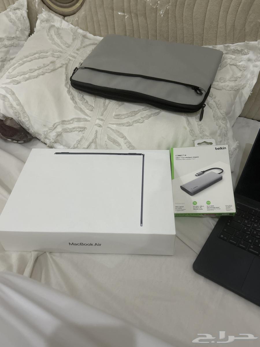 MacBook 2025, brand new with very little use, as clearly shown in the pictures64544962401666112