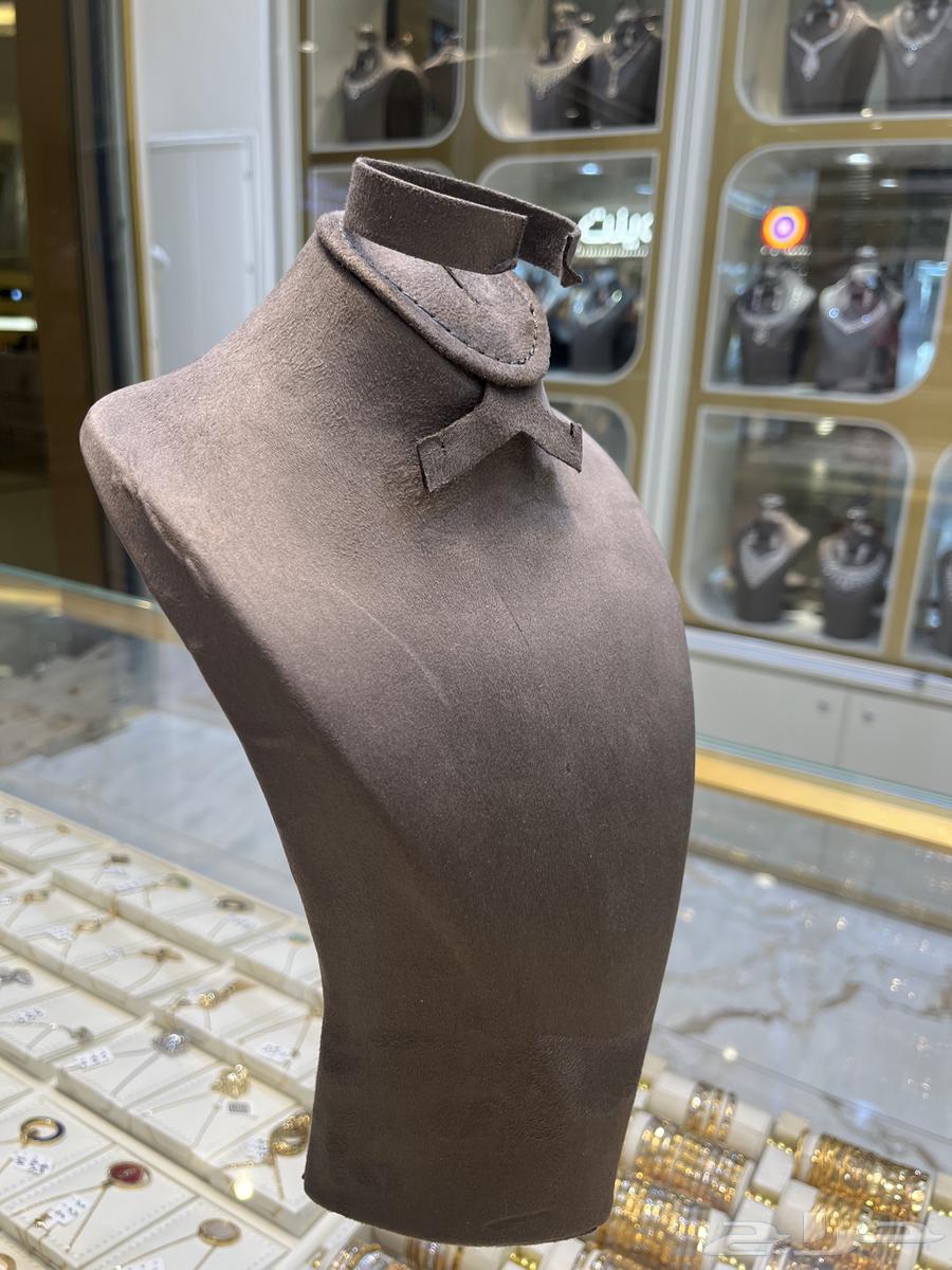 اساندات لي اطقم الذهب و الاكسسوار بلون مميز و كميه كبيره64552462957314111