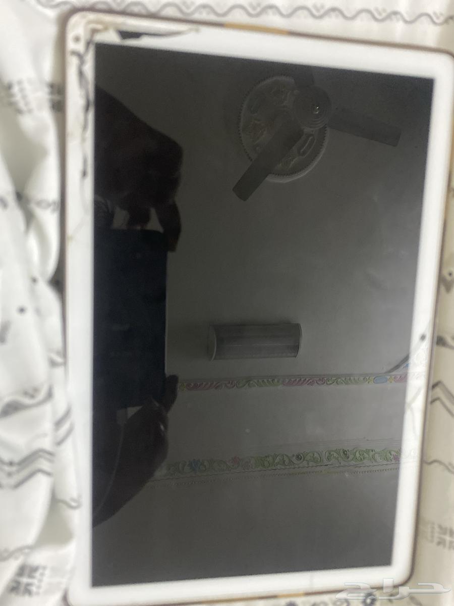 ايباد هونر شغال مافيه شي بس مكسور كسره خفيفه ماتضر اللمس64548140560131111