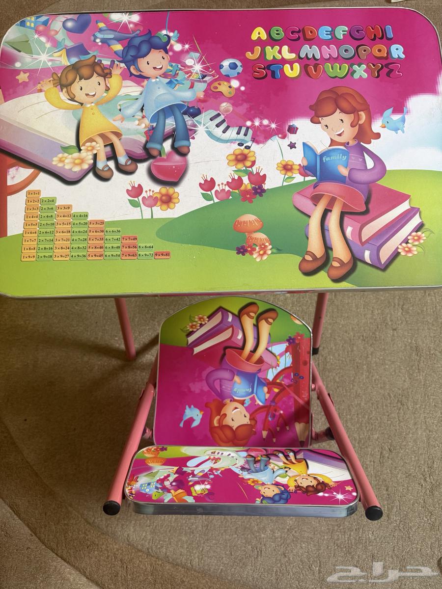 Tables with chairs64546127932035110