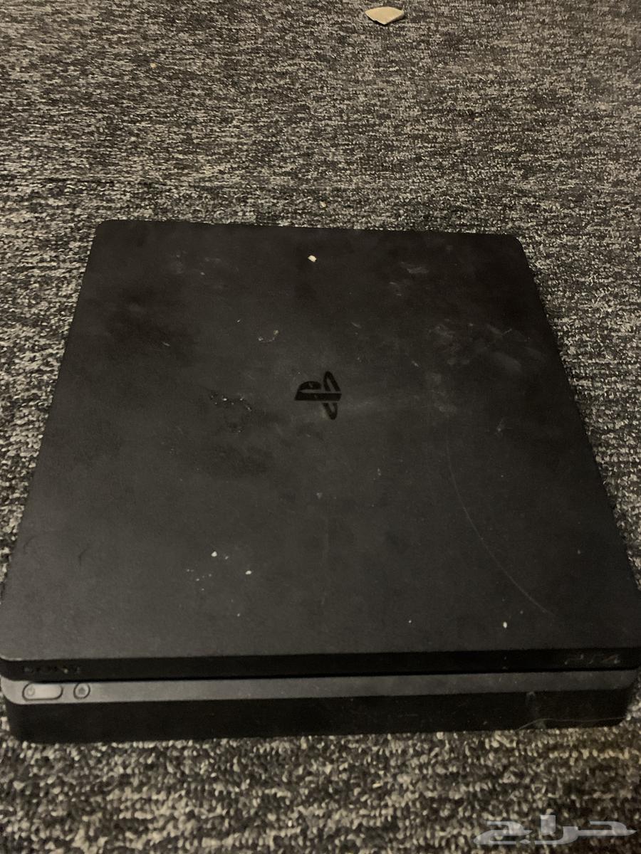 سوني فور جديد ماقد انفك بس المشكله الوحيده العدسه خربانه64546425377667110