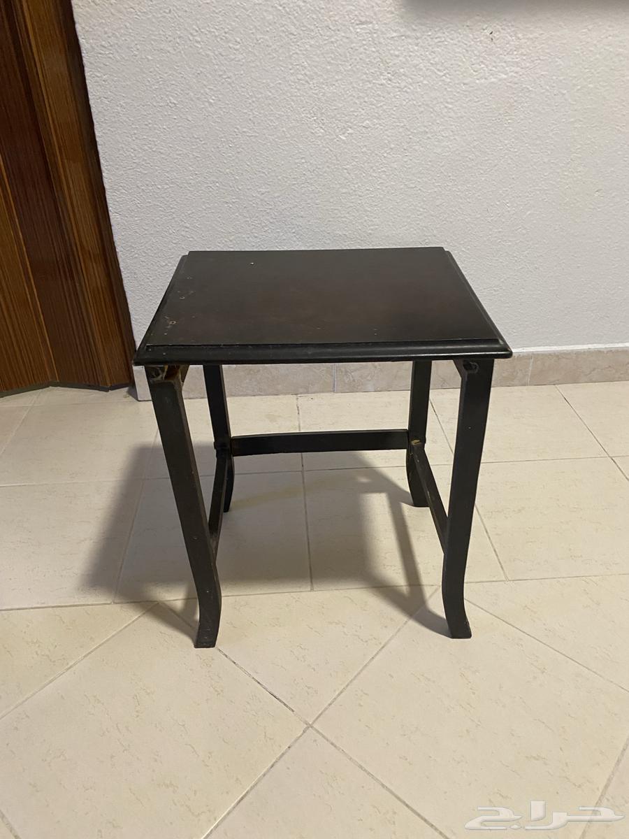 طاولة و دولاب شاشة للبيع64553356055041114