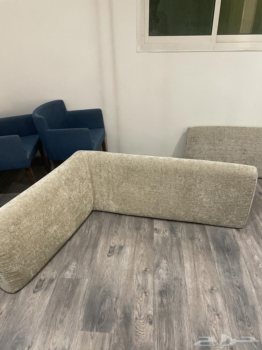 Floor seating supports64550761076738112