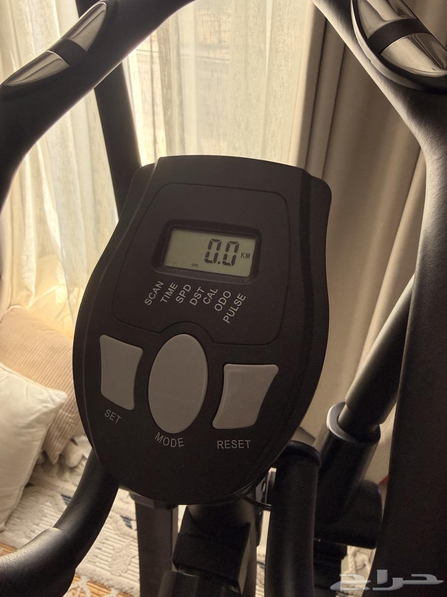 Multi-use (stationary bike and elliptical machine)64545870416259110