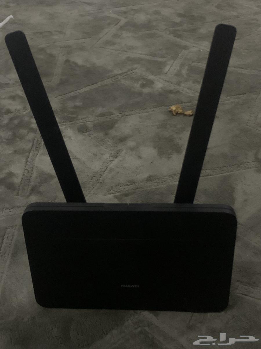 2 Huawei routers with single SIM card slot for 150 each64544284425987111
