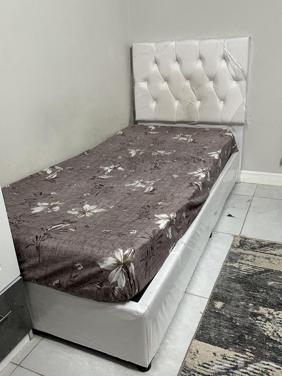 سرير نفر شبه مستعمل ونظيف64548981322626112
