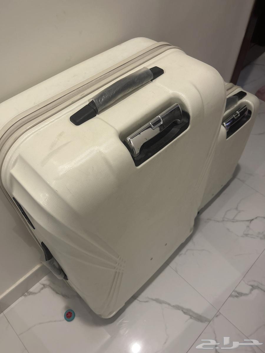 شنطه سفر كبيره ومعها صغيره مميزه استخدمها سنه وتشيل ملابس64549345346050110