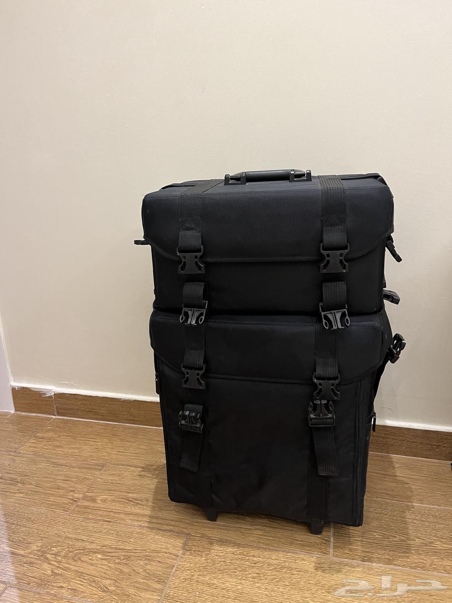 شنطة مكياج تستخدم لجميع اغراض التجميل64550379512833110