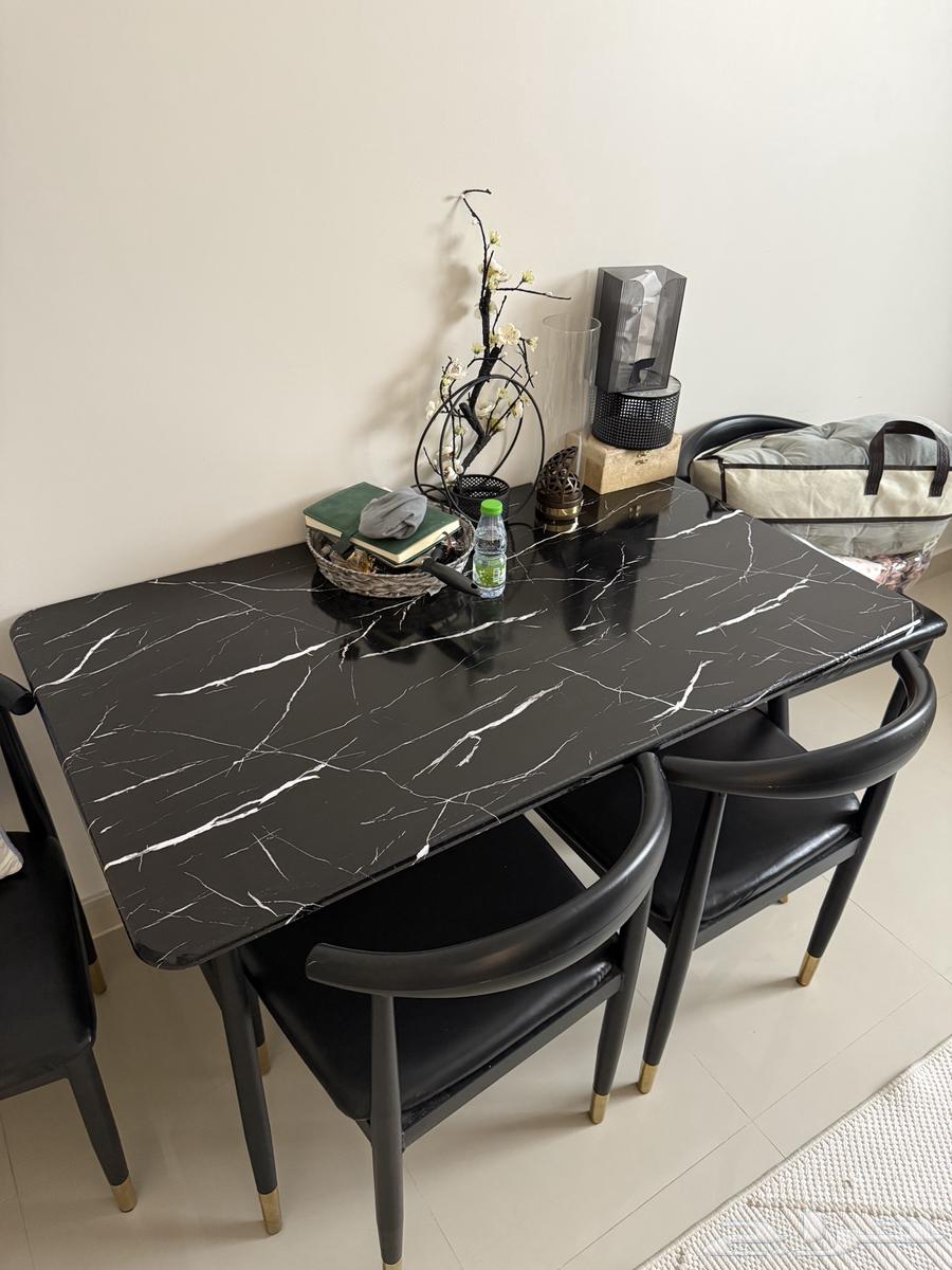 طاولة طعام للبيع64547749502465110