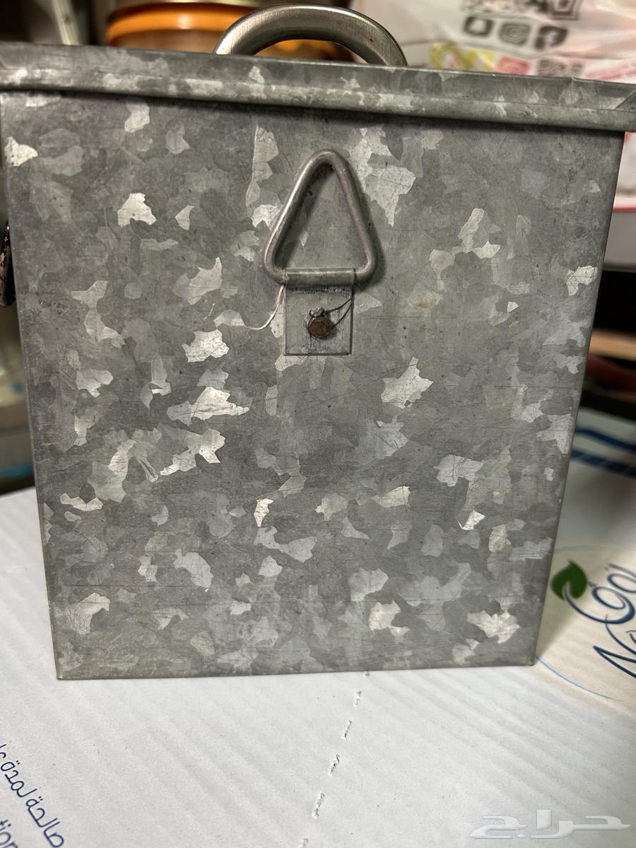 Glass vases and old traditional clock box64552120213122114