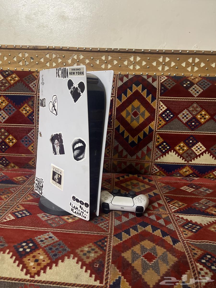 A PlayStation 5 without a disc drive that has very unique and expensive games64550174332289111