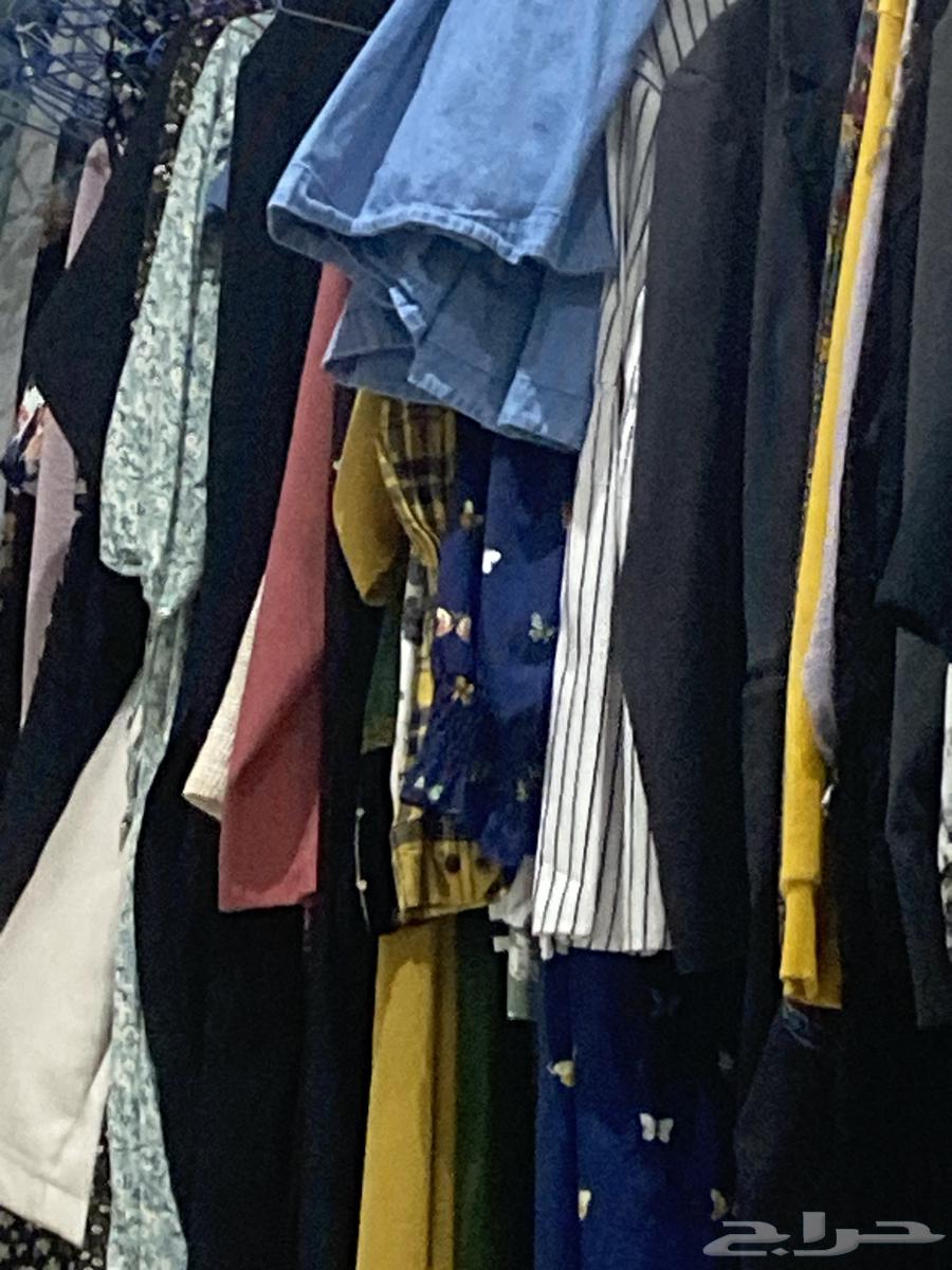 ملابس نسائية كمية كبيره بالجملة مستعمله فيها فساتين غاليه64552845715585110
