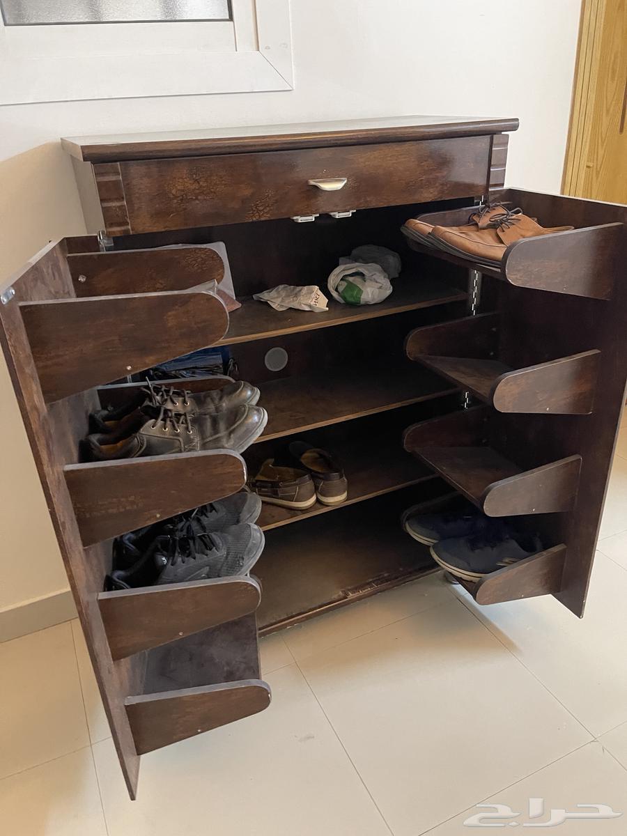 Dining table, stove, and bed64547569434626114