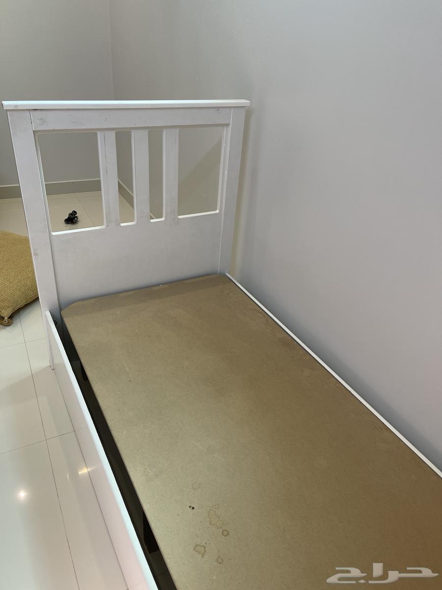 للبيع سرير نوم مستعمل64548140440961110