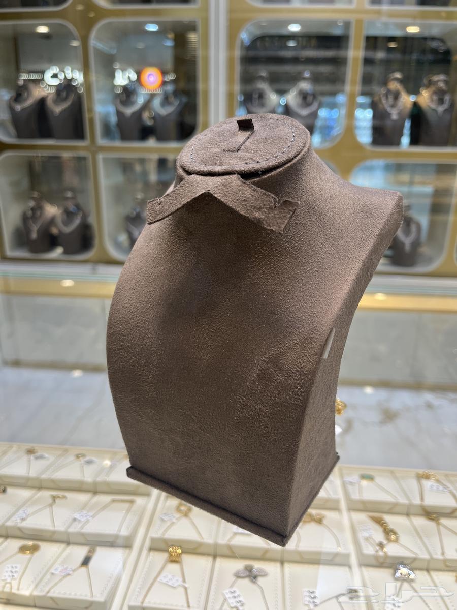 اساندات لي اطقم الذهب و الاكسسوار بلون مميز و كميه كبيره64552462957314114