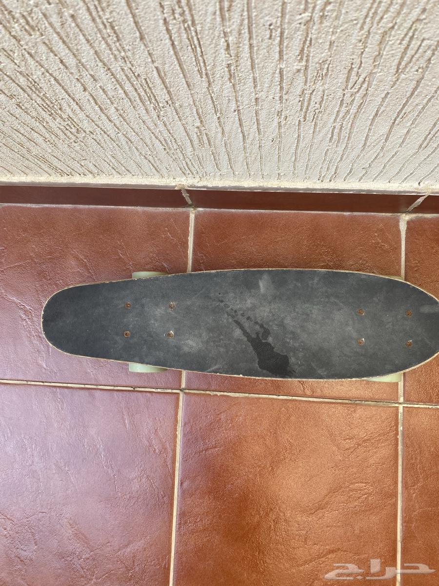 سكيتبورد نظيف مستعمل خفيف جد ا64549261495553110