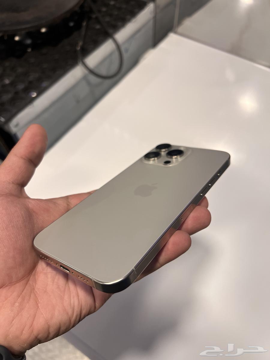 iPhone 16 Pro Max64550647600131110