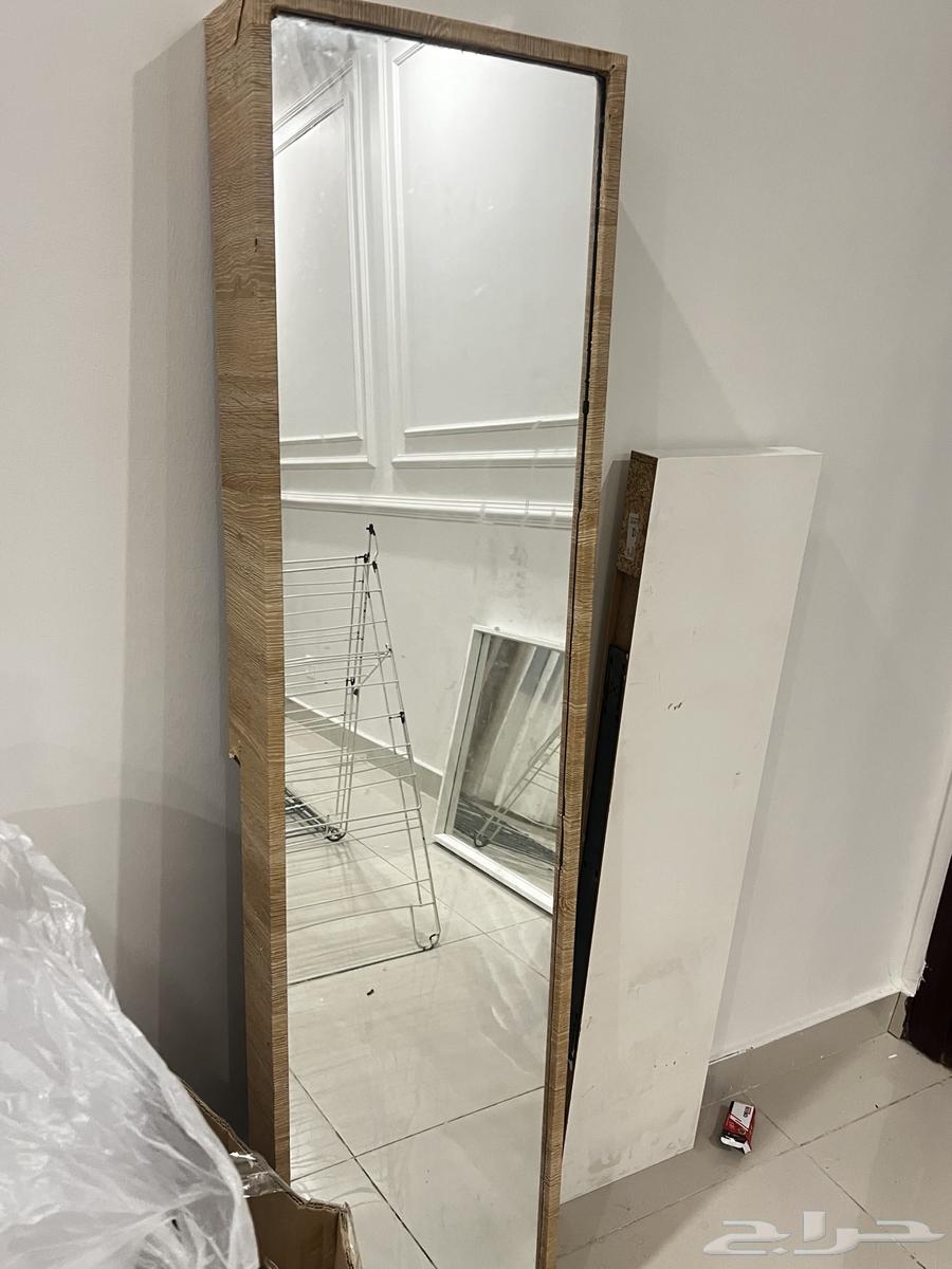 Mirrors, originally black in color, currently laminated, selling for 50 SAR64544523642115110